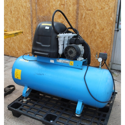 133 - BLUE COMPRESSOR IN WORKING ORDER + VAT