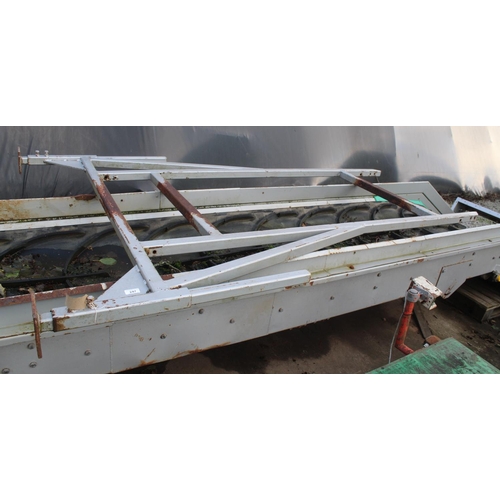 247 - SILVER SWAN NECK CONVEYOR VARIABLE SPEED GEAR BOX AND SUPPORT LEGS, WORKING WHEN LAST USED 1 YEAR AG... 