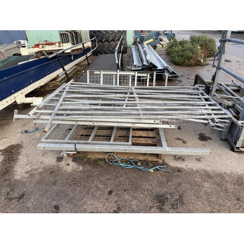 249 - KISSING GATE & SHEEP HURDLES  + VAT