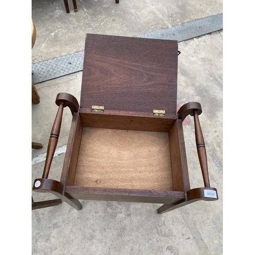 2532 - AN EDWARDIAN MAHOGANY AND INLAID MUSIC STOOL AND SMALL FOLDING TABLE