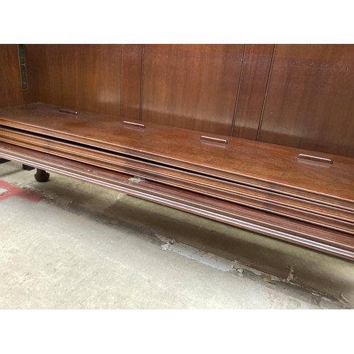 2535 - A MID 20TH CENTURY MAHOGANY GLAZED BOOKCASE ON CABRIOLE LEGS, 43