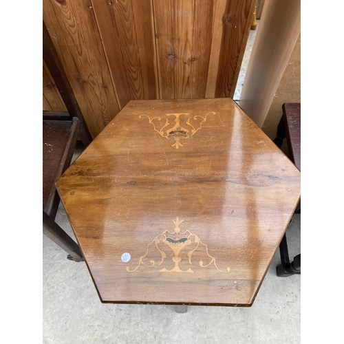 2536 - AN OAK NEST OF TWO TABLES, OAK TROLLEY AND HEXAGONAL INLAID COFFEE TABLE