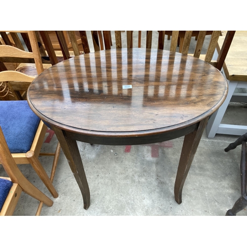 2543 - AN OVAL EDWARDIAN CENTRE TABLE, 33