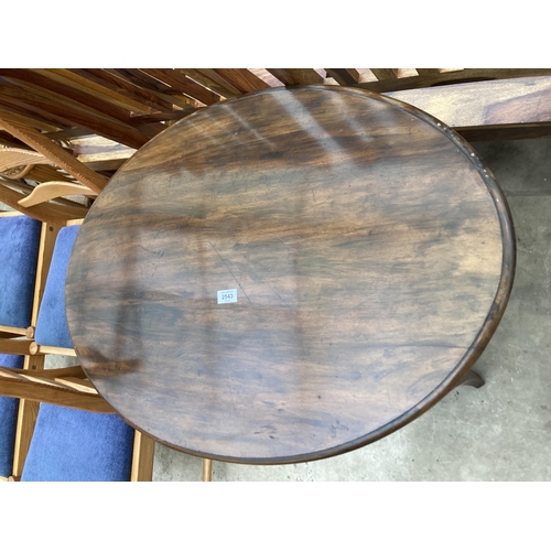 2543 - AN OVAL EDWARDIAN CENTRE TABLE, 33