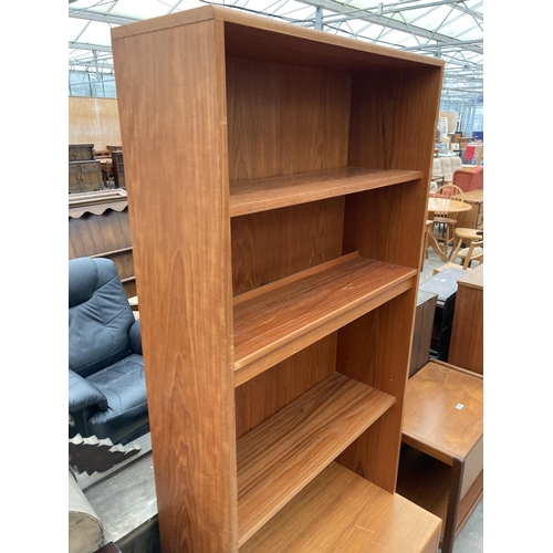 2564 - A RETRO TEAK FOUR TIER OPEN BOOKCASE WITH CUPBOARDS TO BASE, 32