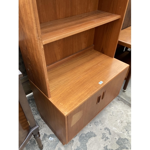 2564 - A RETRO TEAK FOUR TIER OPEN BOOKCASE WITH CUPBOARDS TO BASE, 32