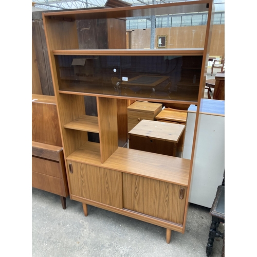 2567 - A SCHREIBER RETRO TEAK DISPLAY UNIT WITH FOUR SLIDING DOORS, TWO BEING GLASS, 42