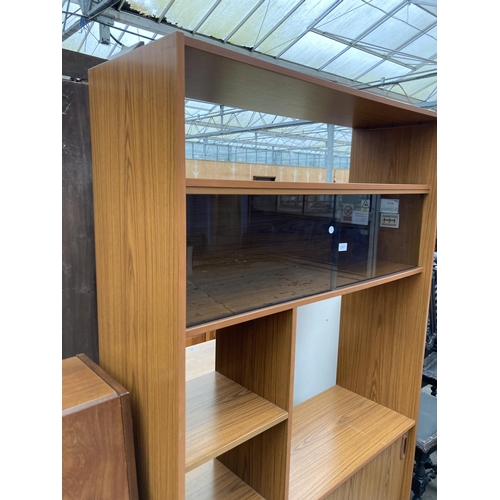 2567 - A SCHREIBER RETRO TEAK DISPLAY UNIT WITH FOUR SLIDING DOORS, TWO BEING GLASS, 42