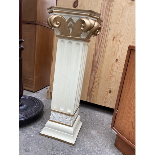 2570 - A CORINTHIAN COLUMN PLANT STAND, 26