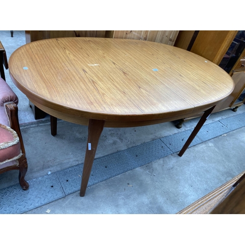 2595 - A RETRO TEAK OVAL EXTENDING DINING TABLE, 60