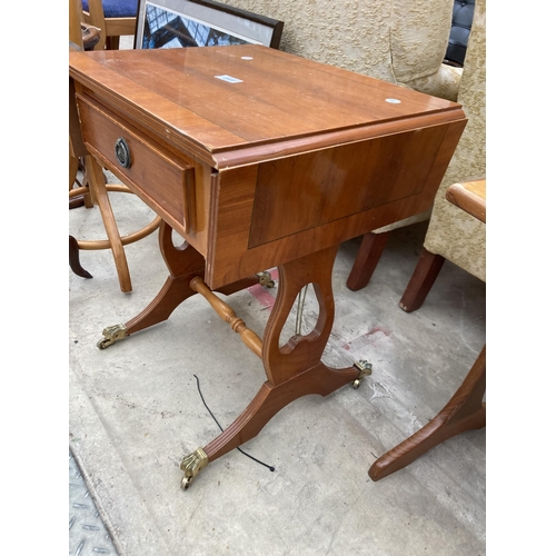 2600 - A MINIATURE YEW WOOD SOFA TABLE