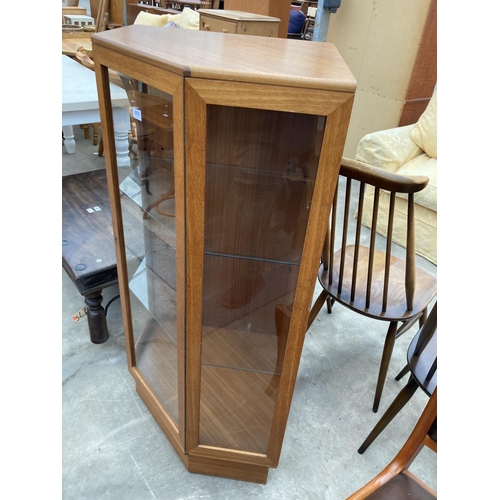 2630 - A RETRO TEAK GLAZED CORNER DISPLAY CABINET, 31