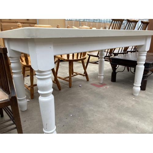 2632 - A PAINTED PINE VICTORIAN STYLE KITCHEN TABLE ON TURNED LEGS, 54