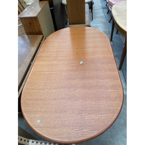 2638 - A BERKLEY EXTENDING TEAK DINING TABLE, 58