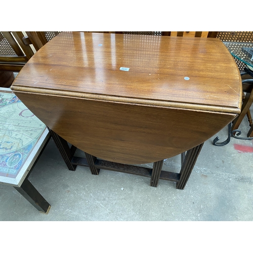 2646 - A MID 20TH CENTURY OVAL MAHOGANY GATE LEG TABLE, 51.5