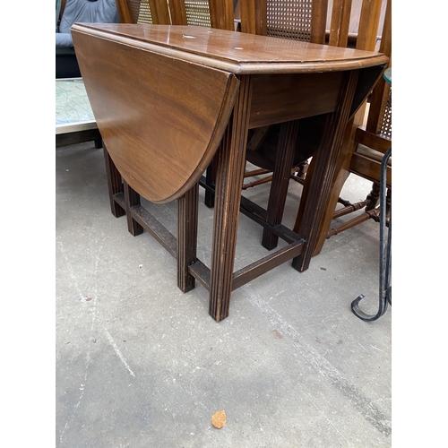 2646 - A MID 20TH CENTURY OVAL MAHOGANY GATE LEG TABLE, 51.5