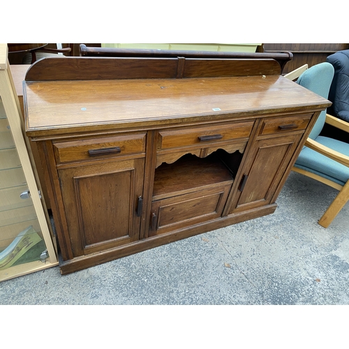 2650 - A VICTORIAN WALNUT SIDEBOARD ENCLOSING THREE DRAWERS, THREE CUPBOARDS AND OPEN SECTION, 60