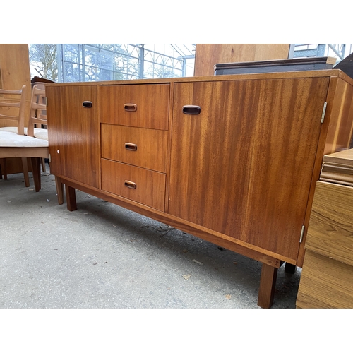 2653 - A RETRO TEAK SIDEBOARD ENCLOSING THREE DRAWERS AND THREE CUPBOARDS, 63