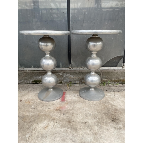 1505 - A PAIR OF DECORATIVE METAL DISPLAY PEDESTALS/FLOWER STANDS