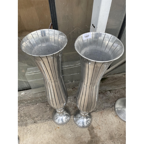 1508 - A PAIR OF LARGE METAL VASES (H:81CM)