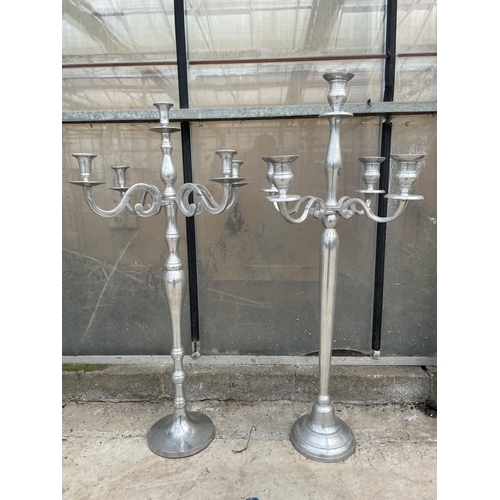 1516 - A NEAR PAIR OF DECORATIVE FIVE BRANCH CANDELABRAS