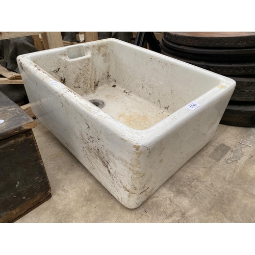 1743 - A WHITE GLAZED BELFAST SINK