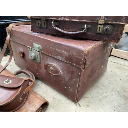 1745 - AN ASSORTMENT OF VINTAGE ITEMS TO INCLUDE A PURSE, CHILDRENS SHOES AND A BRIEFCASE ETC