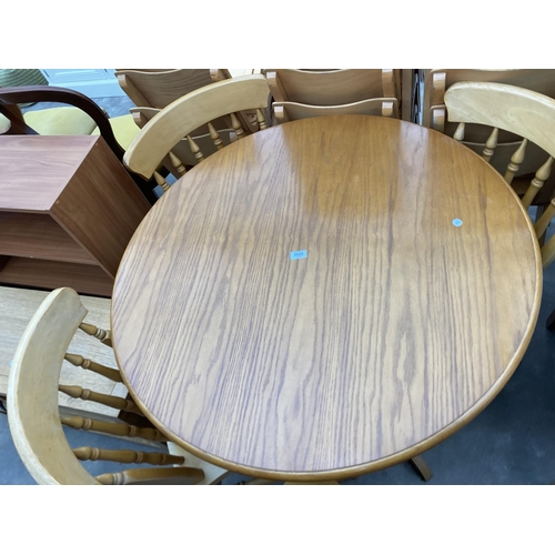 2623 - A PEDESTAL DINING TABLE, 39