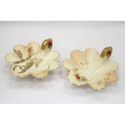 14 - A PAIR OF ROYAL WORCESTER BLUSH IVORY FLORAL SHELL BOWLS - 1404