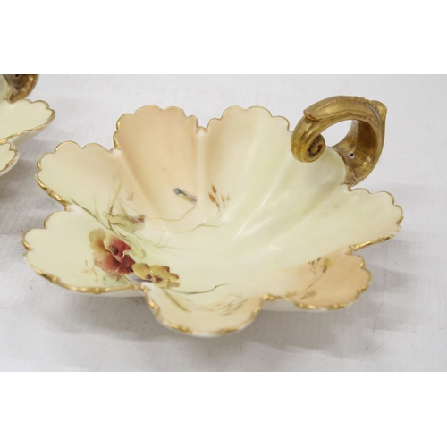 14 - A PAIR OF ROYAL WORCESTER BLUSH IVORY FLORAL SHELL BOWLS - 1404