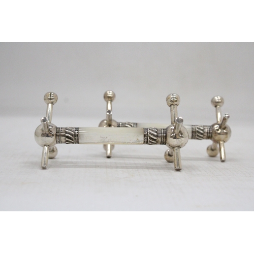 32 - TWO HALLMARKED SHEFFIELD SILVER AND MOTHER OF PEARL CUTLERY RESTS