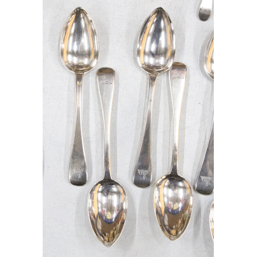 37 - A SET OF SIX HALLMARKED GEORGIAN SILVER DESERT SPOONS GROSS WEIGHT 222.7 GRAMS