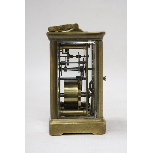 57 - A HOLBOURN LONDON CARRIAGE CLOCK WITH VISUAL ESCAPEMENT WITH KEY