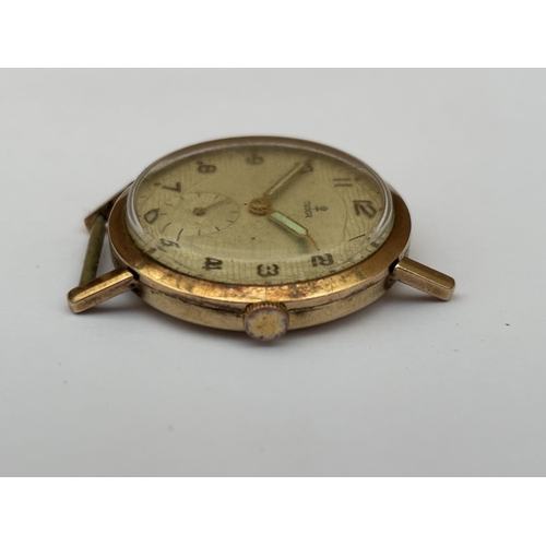 555 - A GENTS HALLMARKED 9CT GOLD CASED TUDOR ROLEX WATCH (ONE LUG A/F, CROWN WINDER A/F)