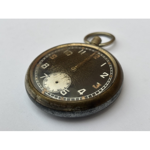 562 - A VINTAGE BLACK FACED MILITARY POCKET WATCH MARKED BRAVINGTONS G.S.T.P 202239