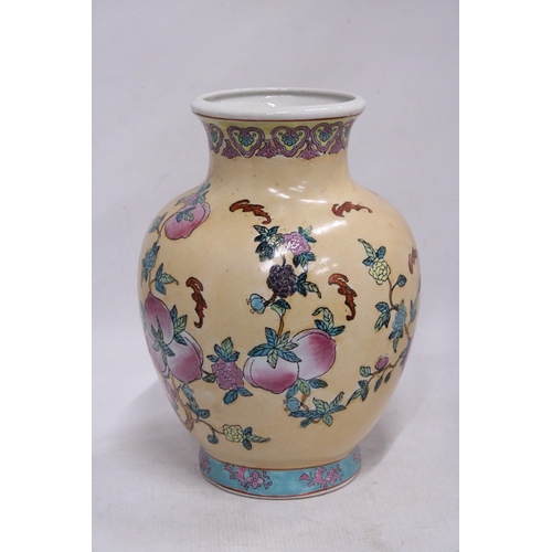 904 - A JAPANESE STYLE CERAMIC VASE, HEIGHT 30CM