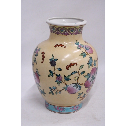 904 - A JAPANESE STYLE CERAMIC VASE, HEIGHT 30CM