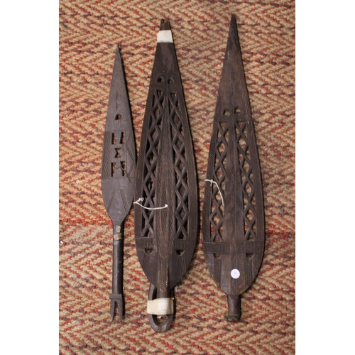 914 - FOUR VINTAGE HAND CARVED AFRICAN TRIBAL SPEARS/PADDLES