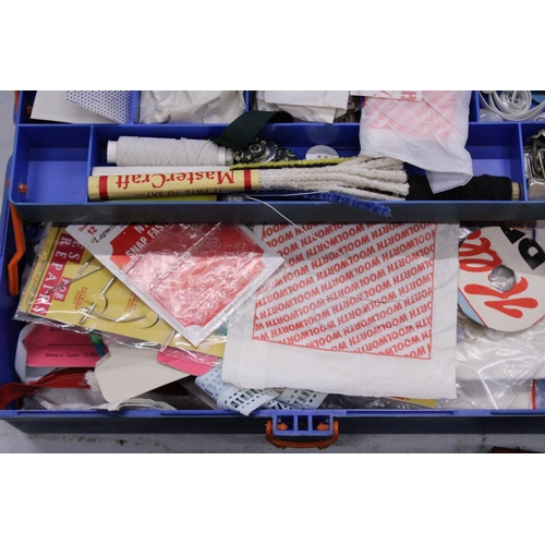 965 - A BOX CONTAINING A QUANTITY OF HABERDASHERY ITEMS PLUS A CASE OF KNITTING NEEDLES