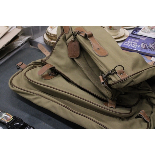 969 - A SCHNEIDERS SUIT BAG