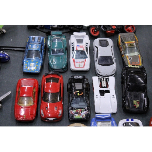 970 - A QUANTITY OF DIECAST SUPER CARS AND MOTOR BIKES