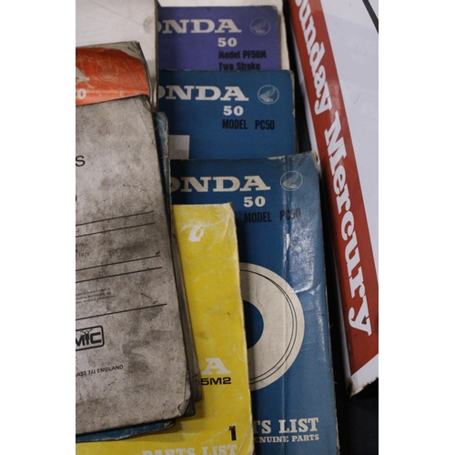 977 - A COLLECTION OF HONDA VINTAGE MOTORBIKE MANUALS TO INCLUDE HONDA 50, HONDA TL 125, HONDA CB 125S, ET... 