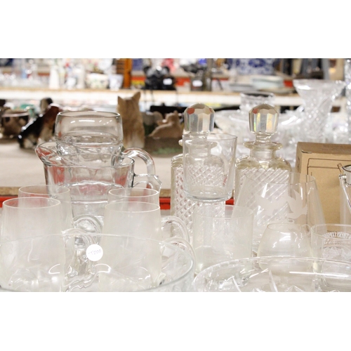 1213 - A LARGE ASSORTMENT OF GLASSWARE TO INCLUDE BOWLS, CUPS, JUGS ETC