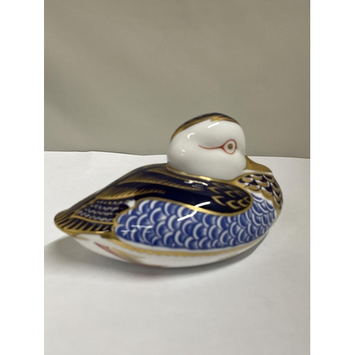 10 - A ROYAL CROWN DERBY DUCK WITH SILVER COLOURED STOPPER