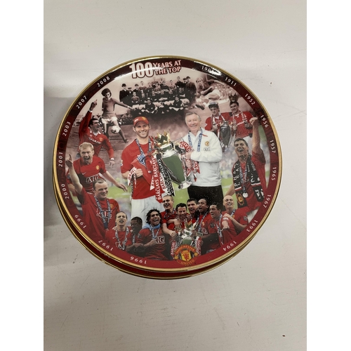 23 - TWELVE MANCHESTER UNITED PREMIERSHIP KINGS PLATES