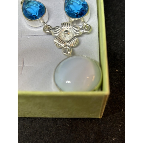 55 - A MARKED 925 SILVER NECKLACE WITH OPALINE AND TOPAZ IN A PRESENTATION BOX