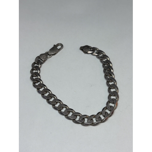 71 - A MARKED SILVER FLAT LINK BRACELET GROSS WEIGHT 20 GRAMS