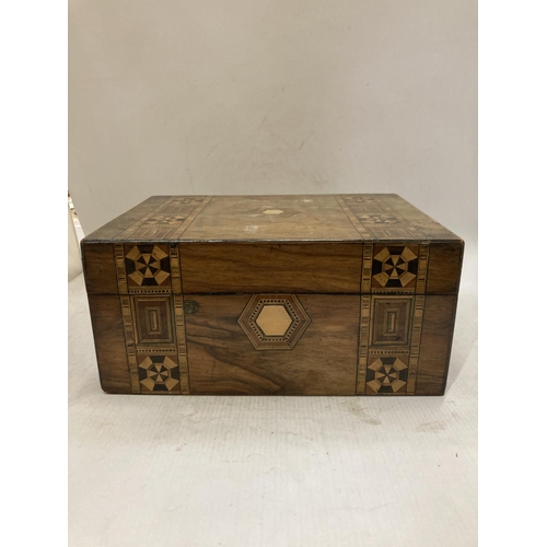 1193 - A VINTAGE WORK BOX WITH INLAID MARQETRY