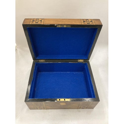 1193 - A VINTAGE WORK BOX WITH INLAID MARQETRY