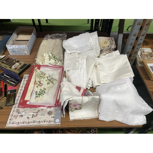 1200 - A QUANTITY OF VINTAGE LINEN AND COTTON ITEMS TO INCLUDE TABLECLOTHS, NAPKINS, ETC